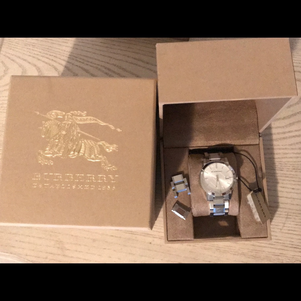 The city burberry watch, unisex